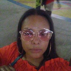 Meet your Posher, Juliette